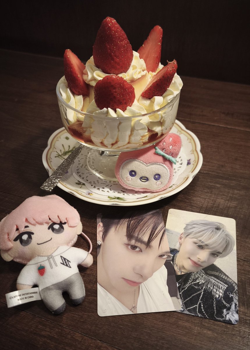 Icechan1423's tweet photo. Happy Birthday ทาคุมิ 🎂🍓 
ขอให้ปีนี้
มีความสุข💯
สุขภาพแข็งแรง💯
ได้กินของอร่อย💯 
นอนหลับสนิท💯
ได้ทำงานที่ชอบ💯
ยิ้มเยอะๆ💯
ไม่ว่าต่อจากนี้จะทำอะไรจะคอยสนับสนุนเสมอนะ 🩷

#拓実と見る景色は満点
#HappyTakumiDay https://t.co/r3HCINE9S5