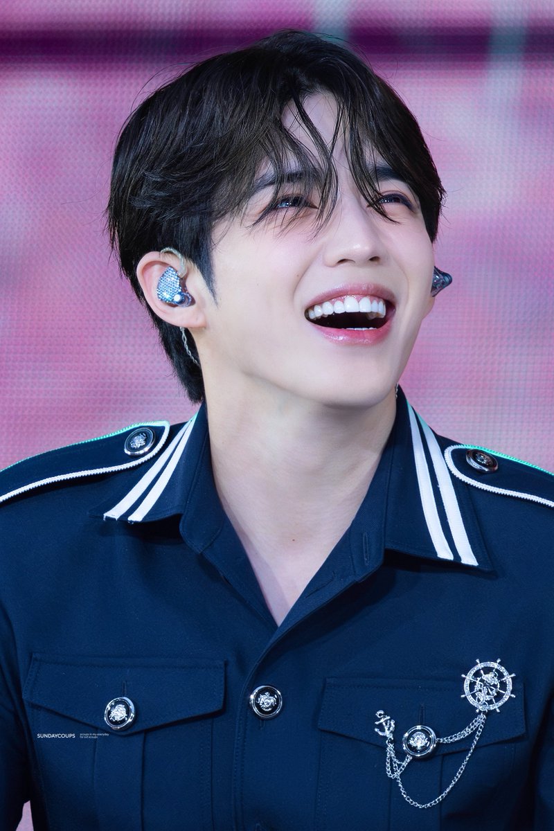 SUNDAYCOUPS_'s tweet photo. 260620 캐럿랜드

승철아 행복하세요 🩷

#SCOUPS #에스쿱스 #승철 #세븐틴 #SEVENTEEN https://t.co/bB9jr5LsAZ