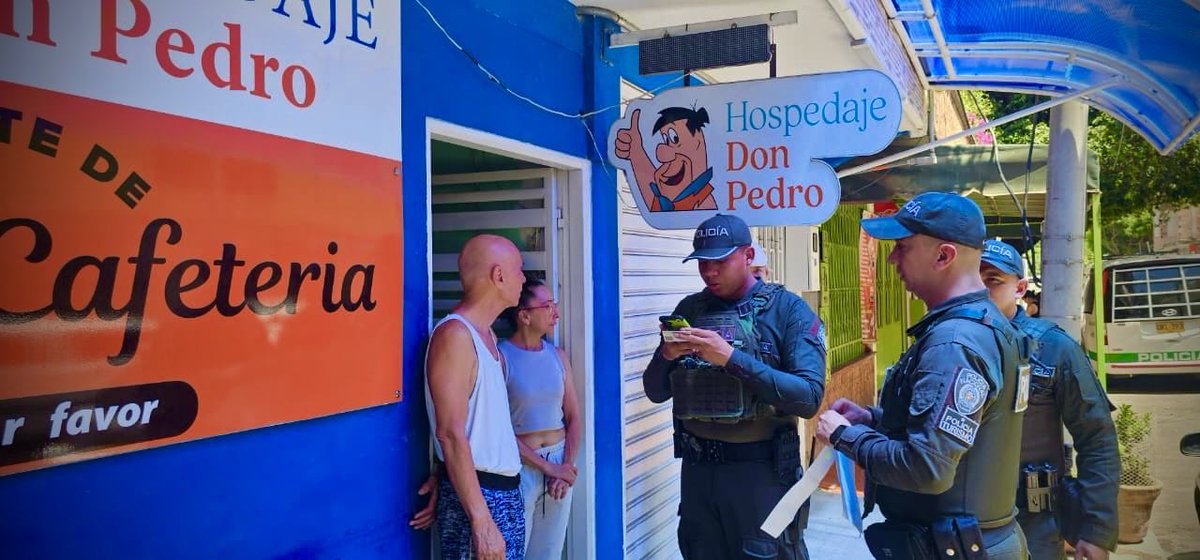 PoliciaCucuta's tweet photo. #S2D | 🏨 Seguimos fortaleciendo el turismo seguro en Cúcuta. 

Mediante controles a establecimientos de hospedaje, verificamos el cumplimiento de la normatividad vigente, aplicando dos medidas correctivas por infracciones al Código Nacional de Seguridad y Convivencia Ciudadana. https://t.co/AJikaz3R0Q