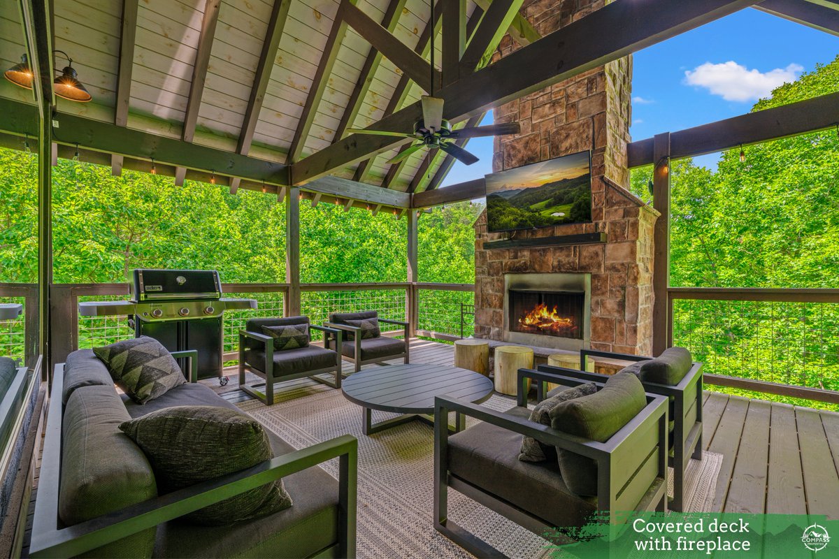 compasscabin's tweet photo. Bear Down Lodge, summed up. Five bedrooms, a theater room, a game room, and a hot tub in the Smoky Mountains. Your group's next trip starts here.

https://t.co/39ZgUF2gJQ

#BearDownLodge #CompassVacationProperties #Smokies #PigeonForge #Tennessee https://t.co/9zodnB8E6r