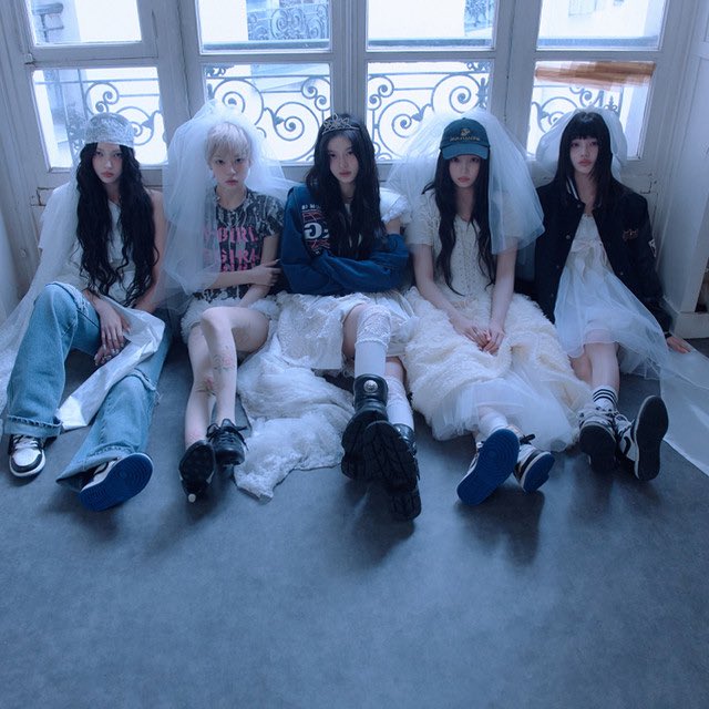 H2H_NEWS's tweet photo. Highest 1st-day sales by 5th gen girl groups on Hanteo in 2026:  

#1. Hearts2Hearts, Lemon Tang - 389,345 🆕
#2 BABYMONSTER, CHOOM - 387,871 
#3. ILLIT, MAMIHLAPINATAPAI - 276,145  
#4. tripleS, LOVE&amp;POP pt.1 - 208,687 

#Hearts2Hearts #H2H @Hearts2Hearts https://t.co/K1dBi9iz8z