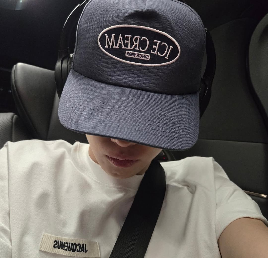 TXTintl_twt's tweet photo. INSTAGRAM UPDATE📸

@/yawnzzn Post

💬 ice cream boy🧢🍦

🔗 https://t.co/bvAPE9rkeA

#YEONJUN #연준
#TOMORROW_X_TOGETHER https://t.co/5SDadj8JMG