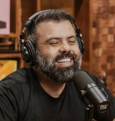 _valbersampaio's tweet photo. Todo mundo tem um amigo q nem o Igor 3k FlowPodCast (ou pelo menos conhece um). Gente fina, conversa da hora, tu vai falar bem dele p outras pessoas e etc. Agora, NUNCA PRECISE DESSE CARA PARA SEGURAR UMA BARRA CONTIGO!

Ele vai ser o primeiro a correr, foi o que fez com o Monark.