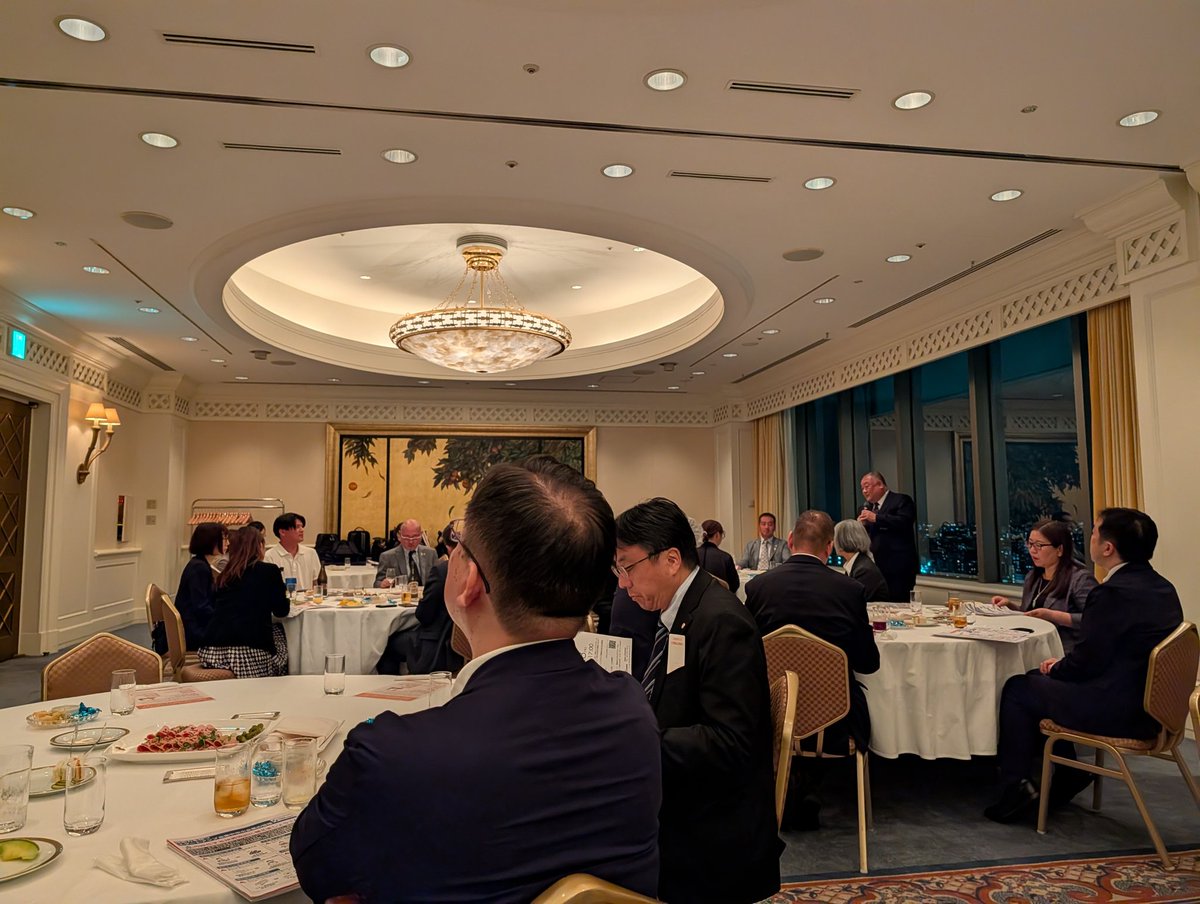 marboohsama's tweet photo. 近畿税理士会定期総会懇親会とそれに続く二次会で国際部員として所轄の領事館様、関係諸団体の方々を歓待させていただきました https://t.co/NqlJFd5eEu