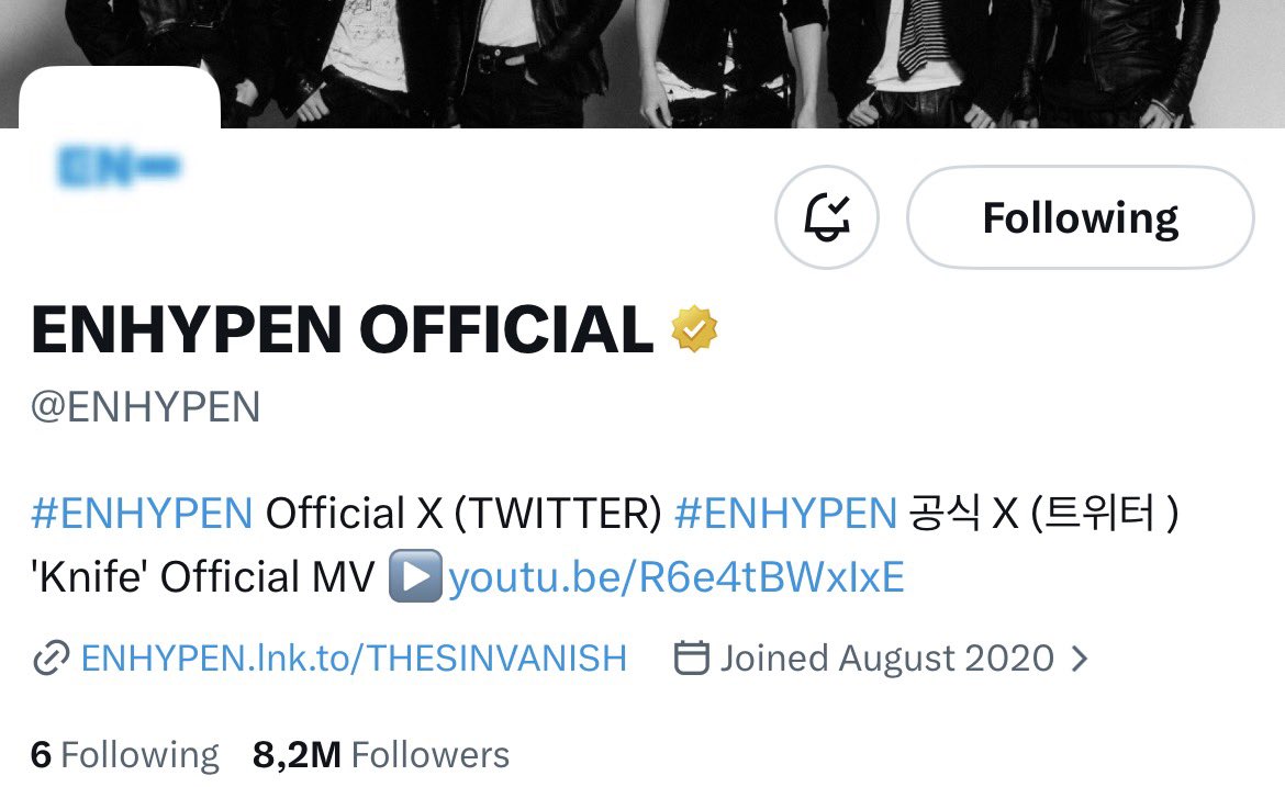 ahgasela's tweet photo. HELLO?!?!? WTH WHY IS ENHYPEN LOGOs ARE ALL BLURRY 😭👀👀👀👀?!?!?! https://t.co/qzk5UM8CAZ
