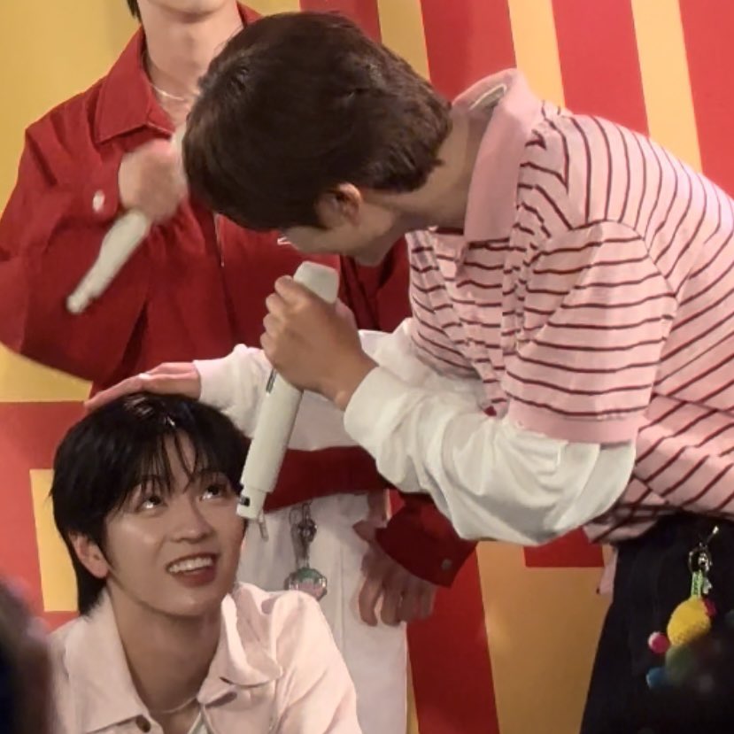 vbko_5_'s tweet photo. こたれんかわいいね😭ありがとう🩵ྀི💜ྀི https://t.co/vOHzR6QGUw