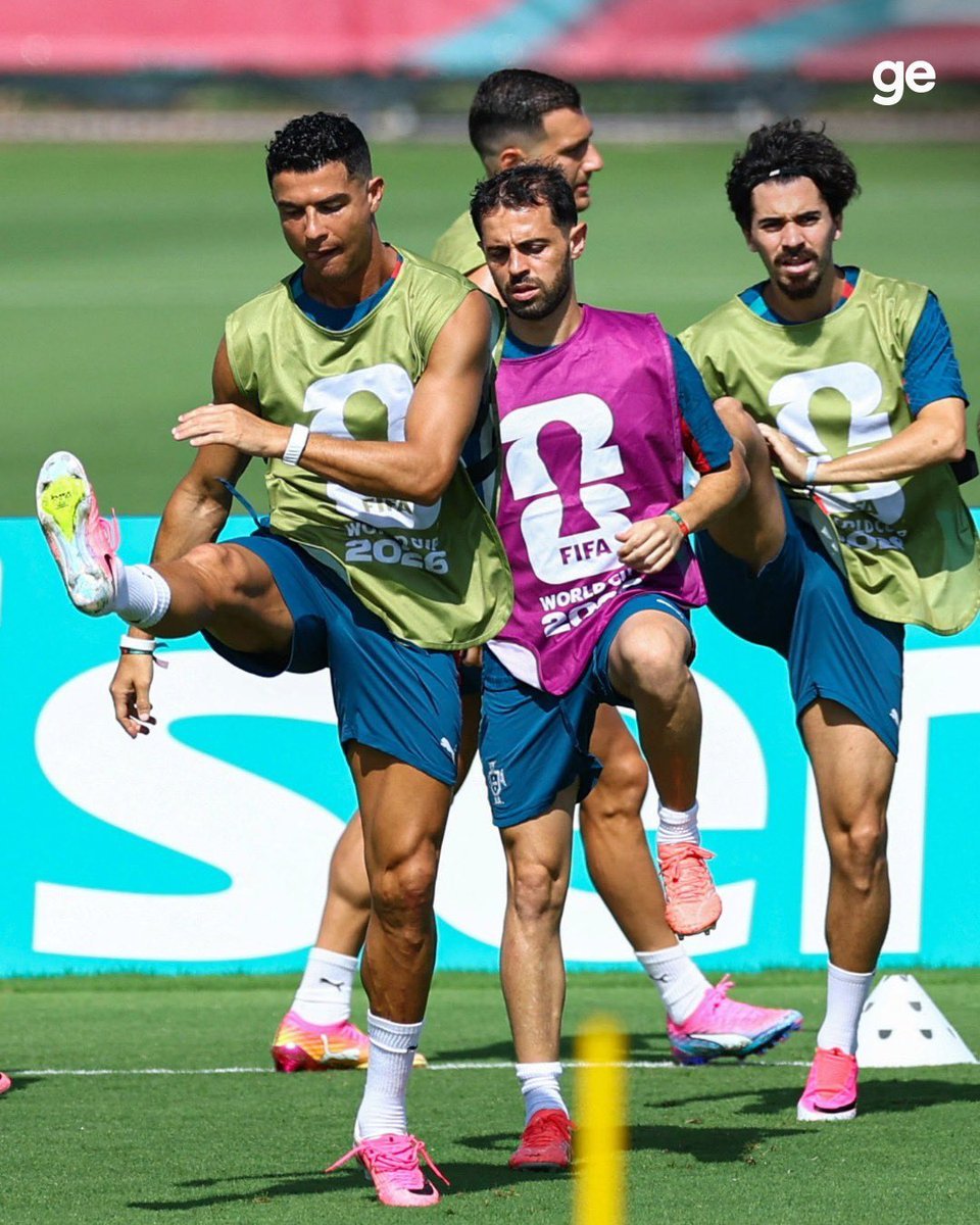 AlNassrTribune's tweet photo. 🇵🇹 Portugal's morning training session before heading to Houston. https://t.co/NwGUzXcdSb