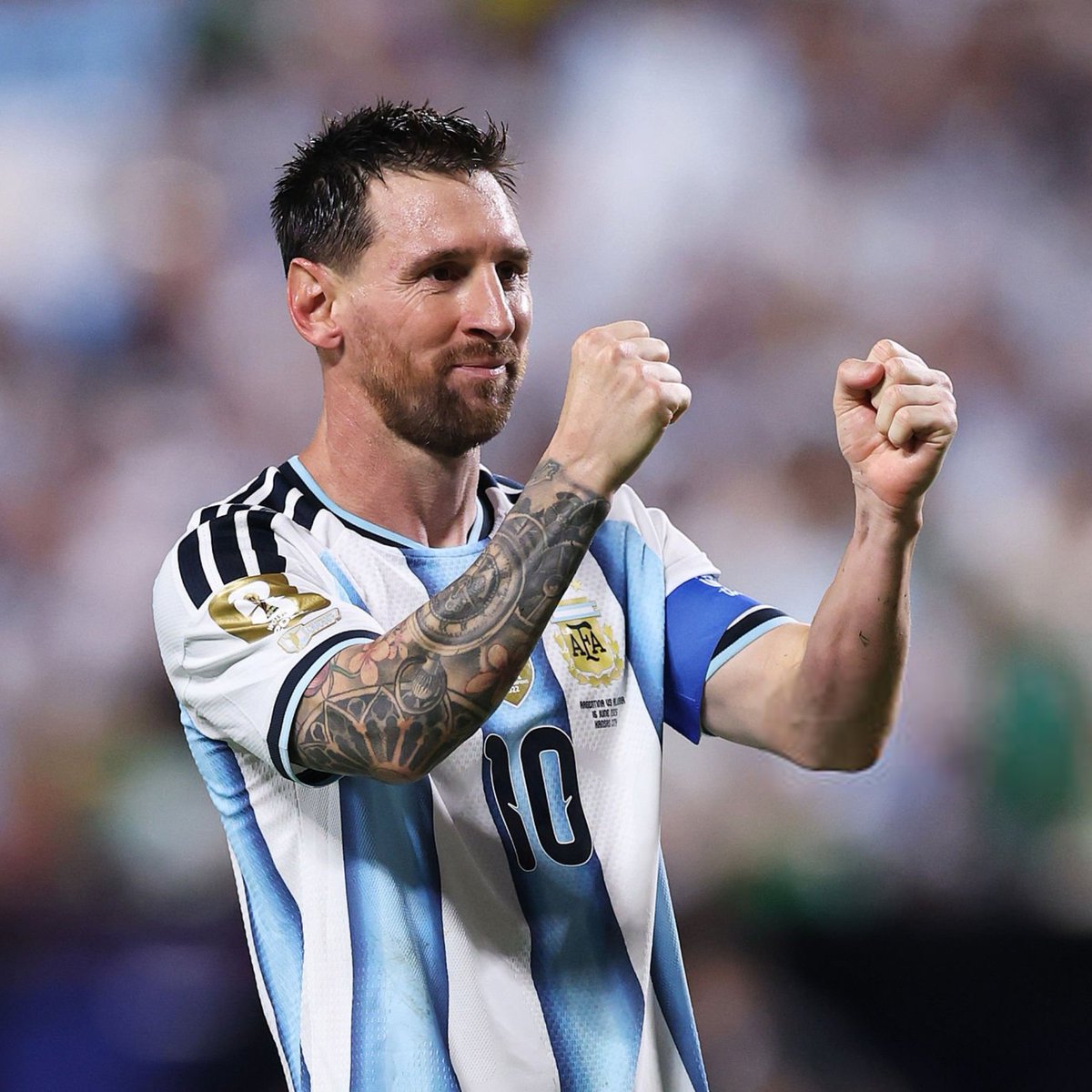 ActuFoot_'s tweet photo. 🚨 POUR RONALDO (R9) 🇧🇷, LIONEL MESSI 🇦🇷 DOIT BATTRE LE RECORD DE BUTS EN COUPE DU MONDE ! 🐐

« Si quelqu'un mérite le titre de meilleur buteur de l'histoire de la Coupe du monde, C'EST BIEN LUI. 

C'est une stat qui attesterait qu'il a dépassé TOUS LES AUTRES.

Il a 38 ans, mon Dieu ! À son âge, j'avais déjà arrêté le football depuis 4 ans et je pesais 120 kilos. » 😭

🗞️ @lequipe