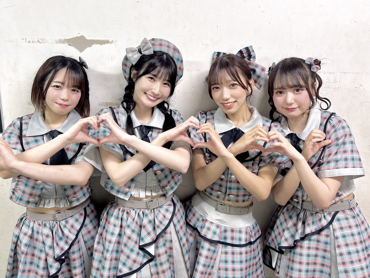 NORMiL_official's tweet photo. 本日は、

ReNY SUPER LIVE 2026
@ 新宿ReNY

最後の対バン、たくさんの方にお越し頂きありがとうございました❣️

SUPER LIVEおなじみのサインボール⚾️
最後は全員で投げましたが受け取れましたか？💕

明日はいよいよ現体制終了ライブ🔥
ご来場をお待ちしております❣️🌧️☀️

#アメハレ https://t.co/lJhurBxo8K