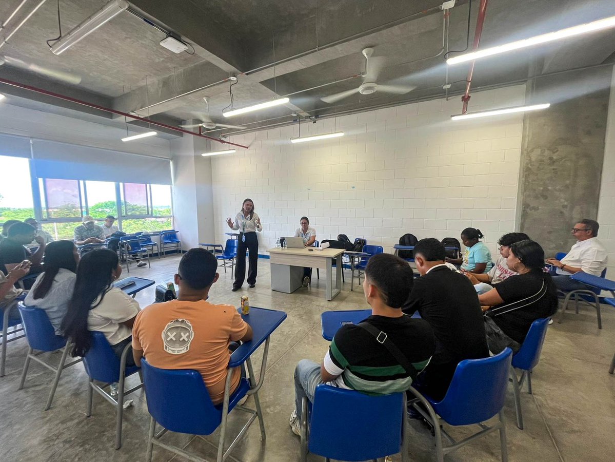 Aire_Energia's tweet photo. #EntérateAtlántico ¡Los jóvenes también son protagonistas de la transformación de sus comunidades!

Damos la bienvenida a una nueva generación de Agentes En-Red, jóvenes del sur del Atlántico que se preparan para fortalecer la atención a los usuarios y servir como puente entre Air-e y las comunidades.

A través de esta estrategia, seguimos promoviendo la participación juvenil, el liderazgo comunitario y el fortalecimiento de canales de atención más cercanos y oportunos para todos. 🤝⚡

#AgentesEnRed #AirE #ParticipaciónJuvenil #TrabajoComunitario #Atlántico