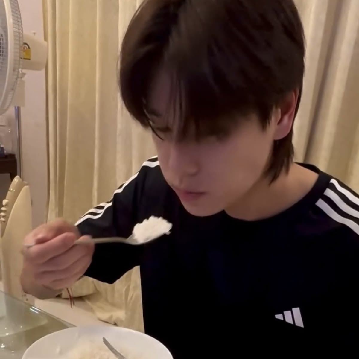 0701_parfaitty's tweet photo. พุอ้วม พุอ้วม ૮ ⸝⸝o̴̶̷᷄ ·̭ o̴̶̷̥᷅⸝⸝  ྀིა🍚🥄 https://t.co/r2sWCOLVeW