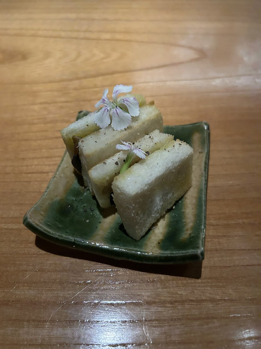 glenkeith1970's tweet photo. 茅野ナイト三軒目は『bar 平野』。地の利を活かしたフルーツカクテルにこだわりのあるお店です。 https://t.co/2pQT8OL8fO