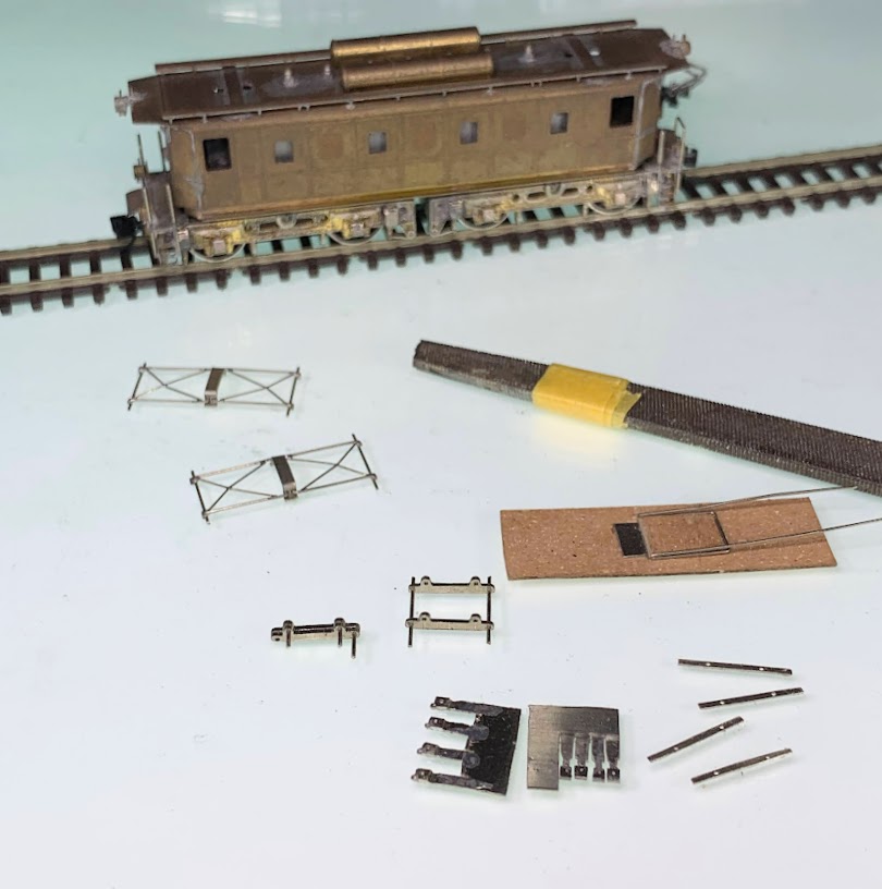 barrackmodel's tweet photo. パンタグラフ。下枠や台枠

バネ上昇や、機能するイコライザーを最終目標に、構成を考えていますが、モノが小さいため、どこまで機能するものが出来るかは未知数です。チマチマ関節部やイコライザーの金具作り中。あー老眼にきつい。

久しぶりの金属工作、小孔開けに懐中ボール盤が重宝しました。 https://t.co/XrQ6AAQj0n