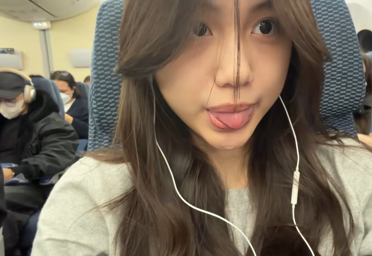 michieskie's tweet photo. akhirnya vlog jepang ini tidak jadi mitos cerita rakyat doang😭🫠🫠  @Michie_JKT48 https://t.co/mA0dPaeE0E