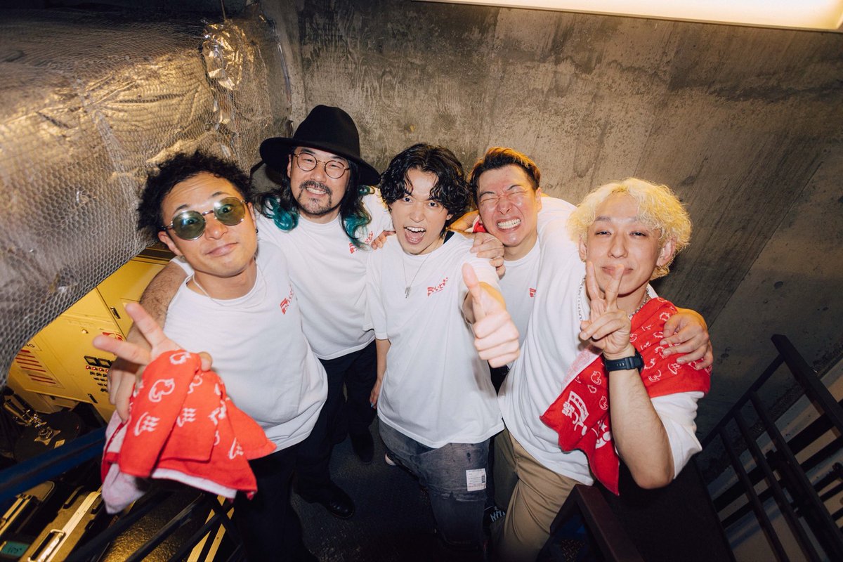m_wky3's tweet photo. 大切なご報告ありがとうございます

決断や報告するまでもとても悩んで苦しかったと思います。最後まで悩んで選んだ選択はきっと皆さんをいい方向に導いてくれます🪄︎︎◝✩

皆さんの夢ややりたいことが叶うことを心から願っています。

大好きです。
また5人に会えますように🌟💕 https://t.co/Hmjy9N7eUb