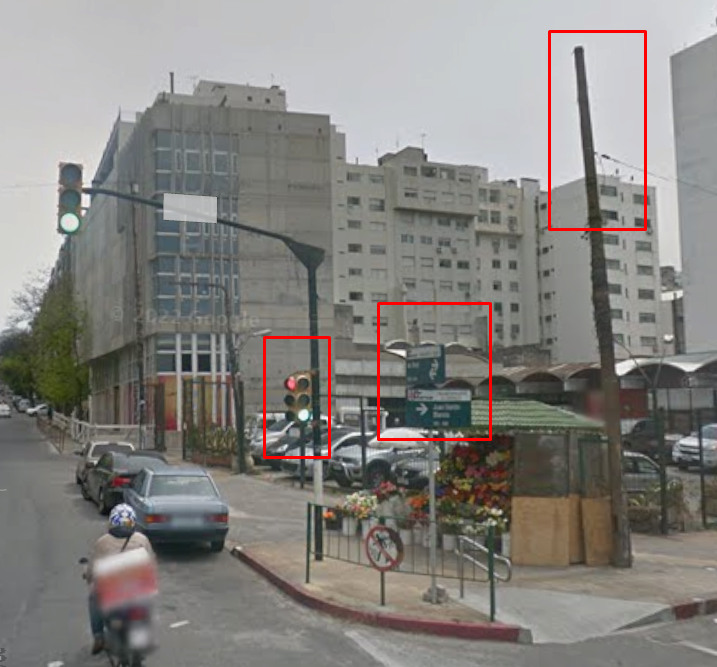 MVDabandonado's tweet photo. Buenos Aires: semáforo + nomenclátor en una columna

Queens, NY: semáforo, nomenclátor, alumbrado, sentido de circulación, todo en una columna

Montevideo: columna para semaforo, columna para nomenclátor (con publicidad), columna sin función
@imtransito https://t.co/01kfcHyLMR