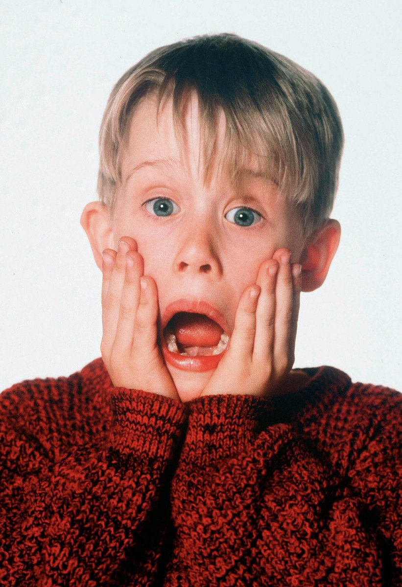 YofuiaEGB's tweet photo. Ya tenemos reto EGB del verano, esta vez os pedimos que os hagáis un solo en casa e imitéis a Macaulay Culkin en esta foto. Esperamos vuestras fotos. https://t.co/hGXTulQoq7