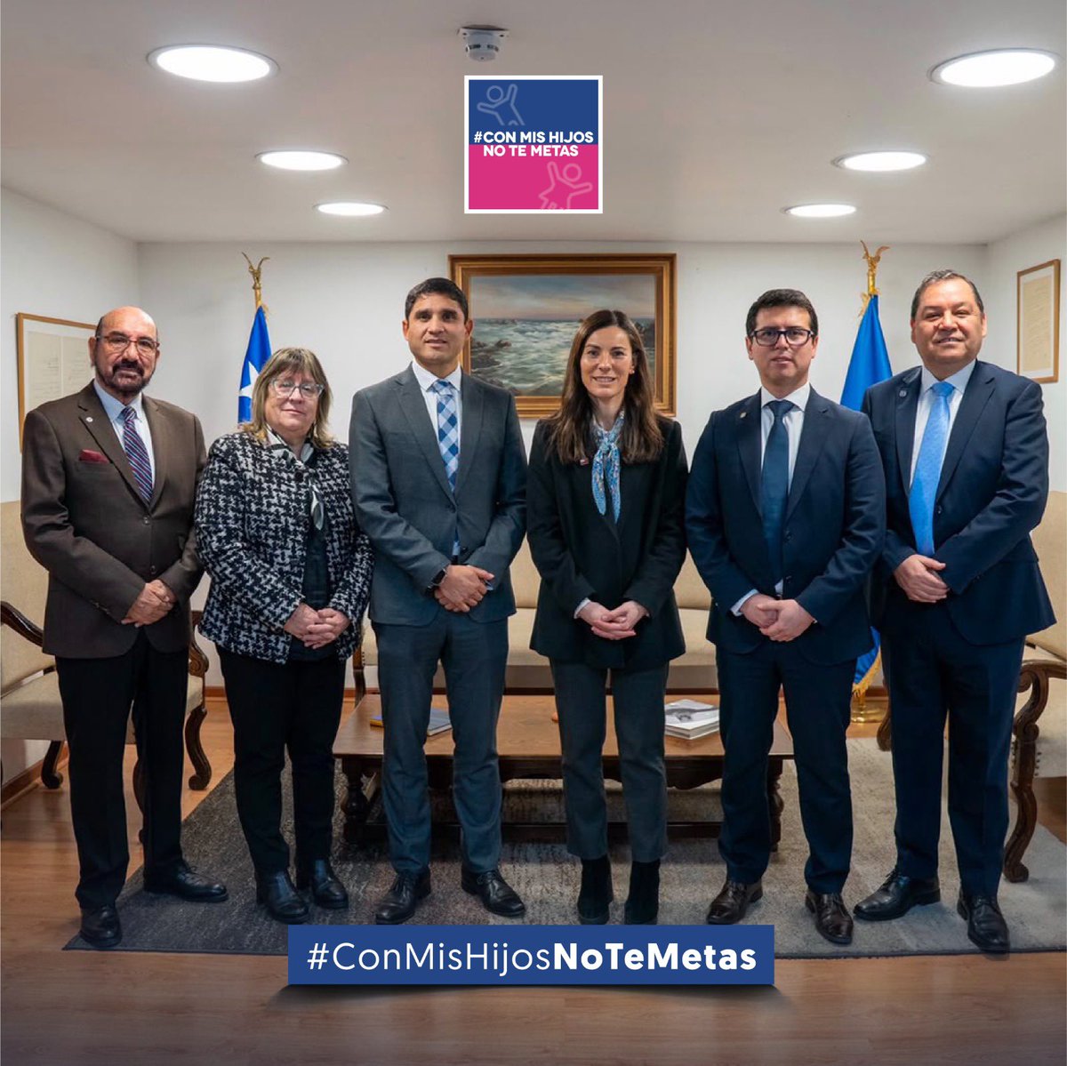 conmishijosnocl's tweet photo. Les compartimos parte de lo que fue la reunión de hace algunos días,con la Ministra de Educación y algunos representantes de educación confesional

Agradecidos del reconociendo de las autoridades a este tipo de educación como un aporte real a las familias
#ConMisHijosNoTeMetas 🇨🇱 https://t.co/7yzE6DfJpw