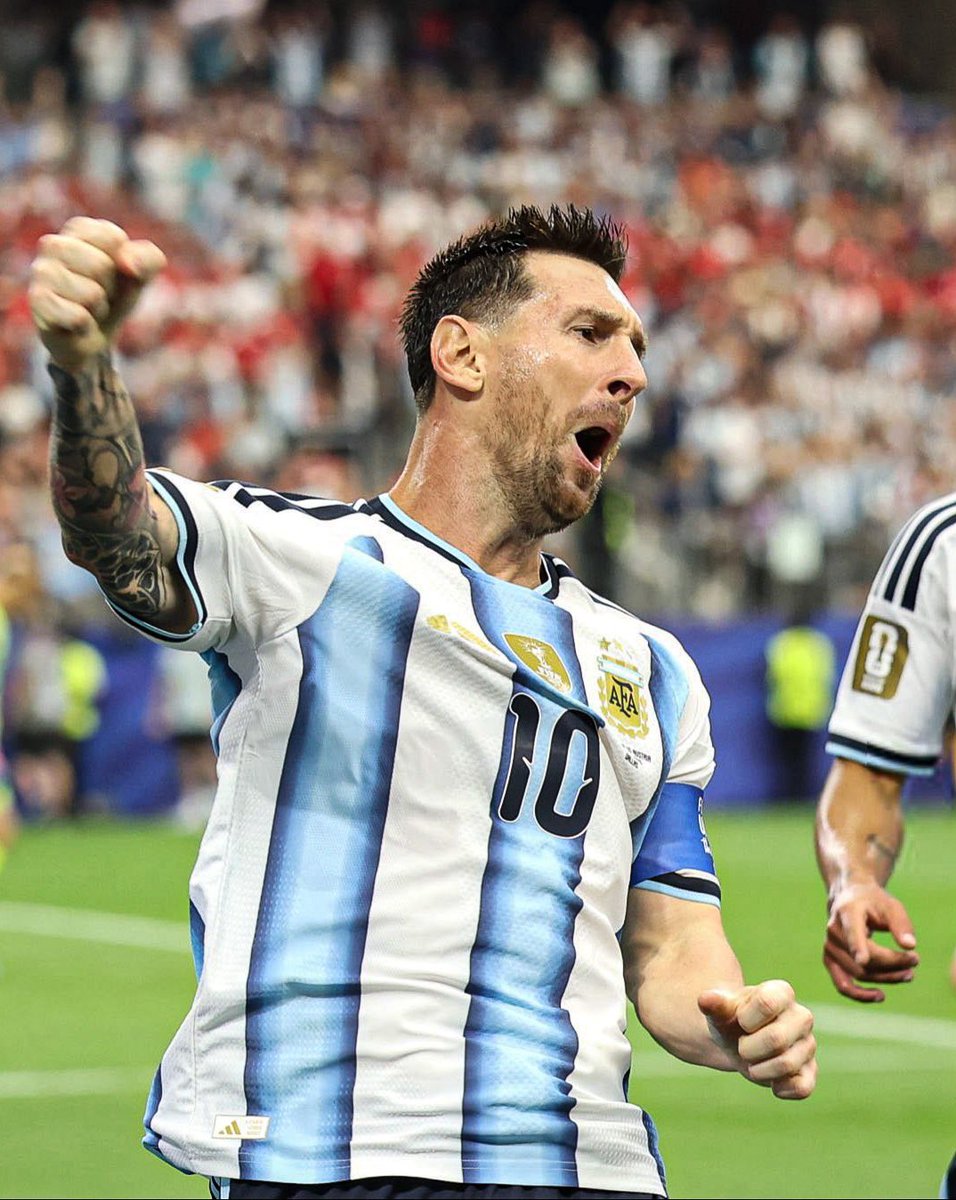 bryamrincon's tweet photo. Con el gol a Austria, Lionel Messi se convierte en el máximo goleador de la historia de los mundiales con 17 anotaciones superando al alemán Miroslav Klose. Se escribe una nueva página de la magnífica historia del 10 argentino que no para de romper records...
#Messi https://t.co/bBPhhNJ8HL