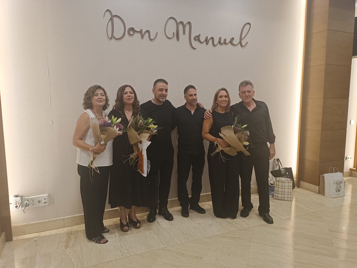 CorodeSande's tweet photo. 🎶 Gracias a todos los que nos acompañasteis en el XVIII Encuentro Coral de Cáceres.

Fue un placer compartir escenario y también momentos de convivencia con la Agrupación  Coral de Consuegra y la Agrupacion Coral de Don Benito.

❤️ ¡Seguimos cantando!

#XVIIIEncuentroCoral # https://t.co/gs0JRgMjpj