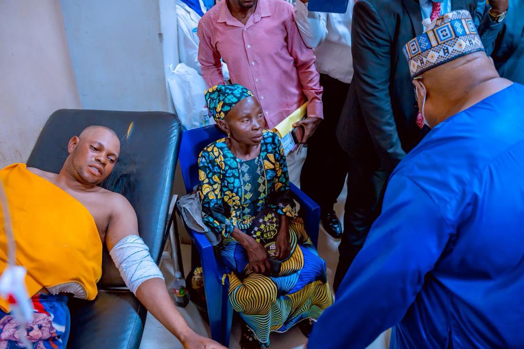 Osun_State_Gov's tweet photo. Osun Is not Afraid of Your Brigandry; You Cannot Kill Your Way to Governorship — Gov Adeleke to Osun APC

OSOGBO- 22/06/2026 - https://t.co/fRzeiXKpdK 

Governor Ademola Adeleke today visited the family of late Ezekiel Olapade who was killed on Sunday by APC thugs in branded Ambo bus, warning that Osun is not scared of APC brigandry and violence.

The governor accompanied by top government officials wept alongside the family of the victims, declaring that “Osun APC and its candidate, Bola Oyebamiji, cannot kill their way into governorship. 

Expressing anguish and sorrow over a life cut shot for political reasons, the governor affirmed that Osun people cannot be cowed by gunshots and declared that “we are not afraid as we remain resolute in our re-election bid.

“We are a courageous people; we cannot be silenced. We hold our heads high as we seek the support of our people.

“I wonder who is behind APC strategy. You are attacking and maiming people you are seeking to govern. How is that a way to secure power?

“You killed the innocents whose votes you need. They are attacking the people thinking that will give them  the governorship. They cannot kill their way to power. Osun wont be captured by brute force.

The governor who was also at the Osun State Teaching Hospital visited and condoled John Mathew who survived gunshots during which the victim was killed, calling the attack “barbaric and a demonstration of man inhumanity to man.

“I have talked to the police authorities. They must arrest and prosecute the killers. This criminal conduct has to stop. That was how APC thugs attempted an attack on my son. 

“We will not rest until justice prevail.  Osun people will not bow to agents of violence. We will vote and by Gods grace, I shall be re-elected” the governor noted.

The deputy governor, Prince Kola Adewusi who also at the condolence visit condemned killing of innocent ones by political thugs, declared that “God will avenge the death of Ezekiel”

He invokes God's name to punish mastermind of the killings, praying God to console the family of the victims.

Hon Ajibade Sikiru, Accord chairman for Irepodun local government while welcoming the Governor narrated the sequence of events leading to the killing:

“We have been shouting about Saheed, how he has been shooting round the town. We have been informing the security agencies. Last week, Saheed attacked some Accord members. He was reported to the police but was let off the hook by the police command. 

“If the police had acted rightly, Saheed would not have perpetrated the killing of Ezekiel. The previous attack was done with an AMBO branded Sienna. We task police not to play politics with our lives, the party chairman narrated.

The governor was accompanied by the Speaker of the state assembly, Rt Hon Adewale Egbedun; the Secretary to the State Government, Hon Teslim Igbalaye; the state chairman of Accord, Pastor Victor Akande, the Commissioner for Information, Hon Kolapo Alimi; a member of the House of Representatives, Hon Maruf Adewale Gangaria; Special Adviser on Legal Matters to the governor, Hon Nurudeen Kareem; Political Adviser to the governor, Hon Muniru Raji; Hon Adekunle Oladimeji  and other top state officials.
 
Signed:
Mallam Olawale Rasheed,
Spokesperson to the State Governor.