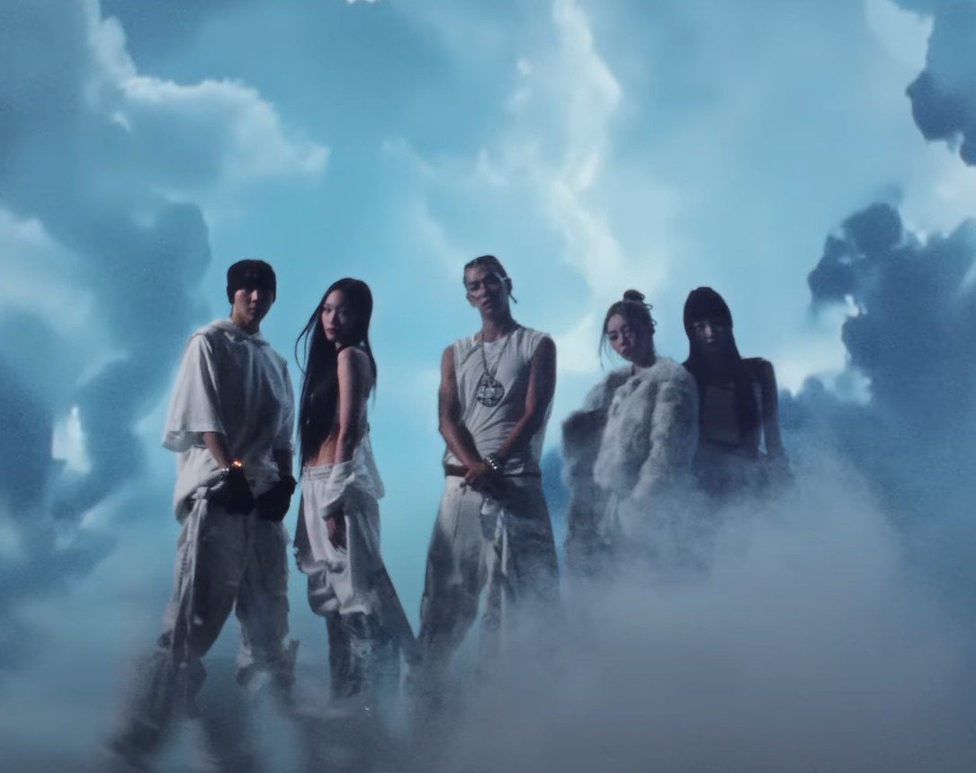 kchartsmaster's tweet photo. 1 year ago today, ALLDAY PROJECT released 'FAMOUS.' https://t.co/0sxZMEeOwZ