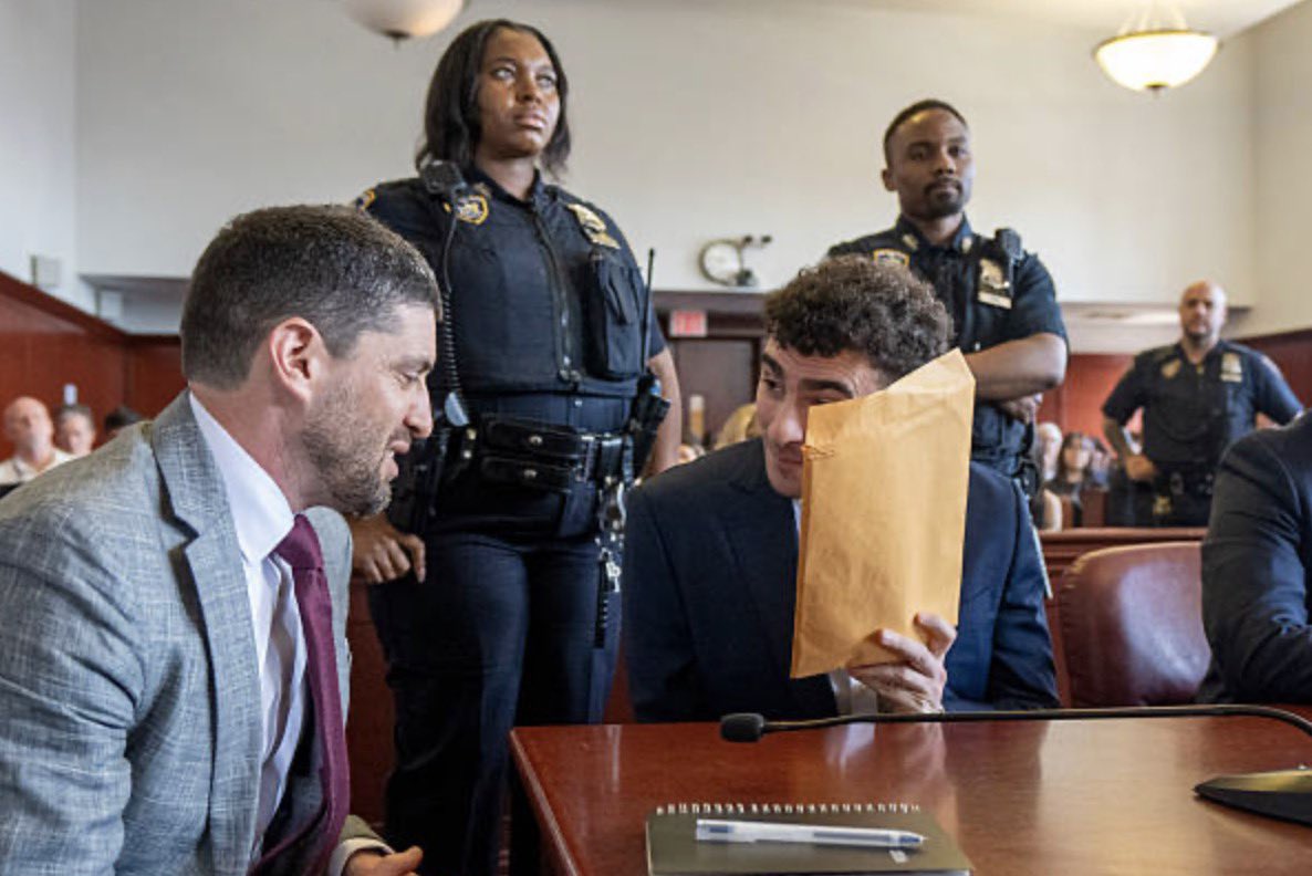 Fairtrial4Luigi's tweet photo. ❗️50 days until LM’s next state appearance which is scheduled for:

August 11,2025 at 9:00 AM
Court:New York Supreme Criminal Court 
100 Centre Street
Judge:Carro, Gregory
Part:32 https://t.co/zSP5e5nZzG