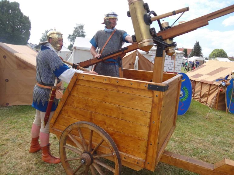 GHE1ST's tweet photo. @Riamus01 ive thought about this

on land infantry are dead but light cavalry may work cant burn mobiles you cant catch or in every direction id also consider chariots and throwing javelins rather than bows 

i have a few fantasy BS ideas too but i cant fit it all in https://t.co/pXQyM3eq9K