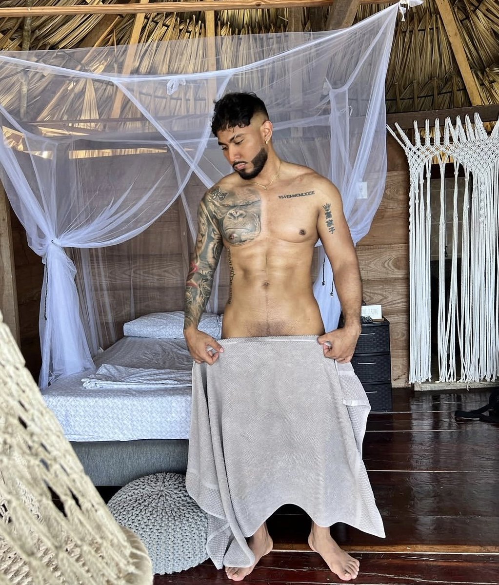 sexoconflow1's tweet photo. Este man ufff 😍😋😋 https://t.co/4x1MKQv4P0