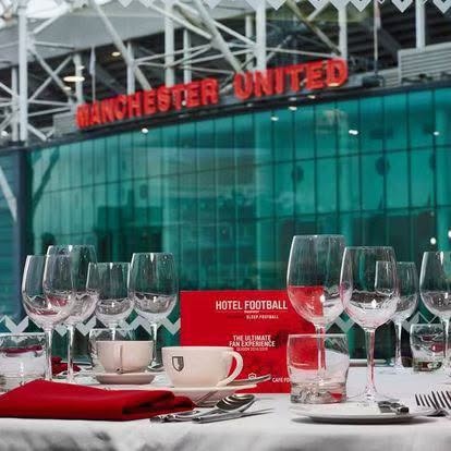 ManUtdUSA's tweet photo. 🇾🇪 USA SUPPORTERS GROUP TOURS 🇾🇪

Liverpool. Live on TV or Live at Old Trafford?

Includes tickets, four star hotel, @ManUtd legend lunch + grounds tour, hospitality at @hotelfootballuk, another @premierleague match and more! 

Join us in January: membership@manutdusa.com https://t.co/IkEW1qrsLG