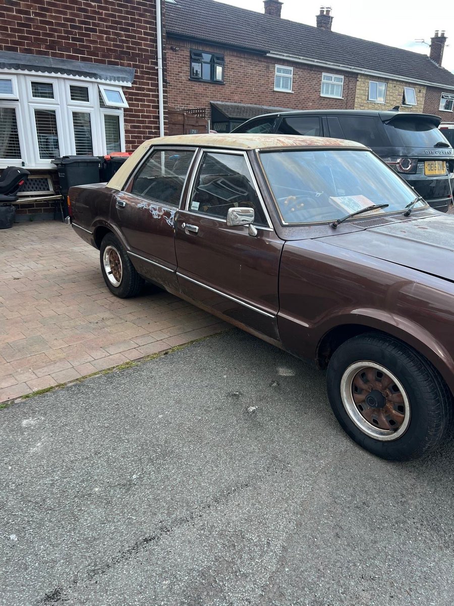 UKClassicCars's tweet photo. Ad: For Sale - 1976 FORD CORTINA 1.6 L MK 4 UNRESTORED https://t.co/cibbwEs76X https://t.co/WZFZTMXNzO #FordCortina #ClassicCars #VintageCars https://t.co/YZY0SCy9L3