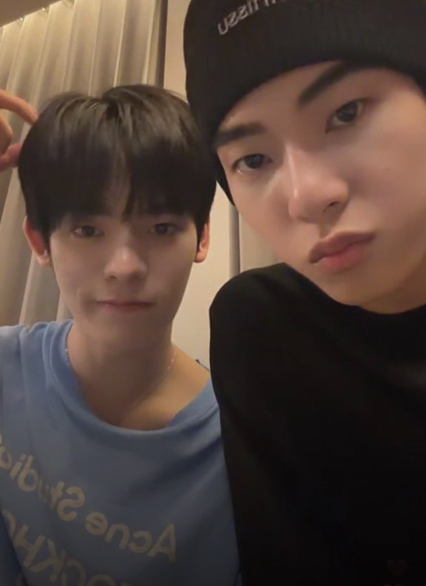 eeqlanwoil's tweet photo. ดีน้า แอบเขิน เหมือนสิ่งนั้นเลยอะ https://t.co/mGHfL3PmPD