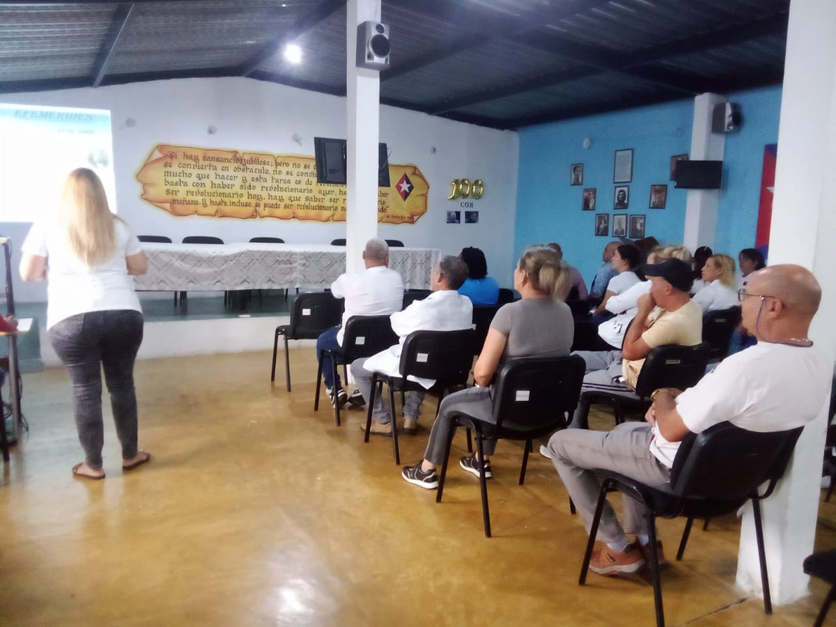 cubacooperaven's tweet photo. Rendimos homenaje al Comandante de la Revolución Ramiro Valdés Menéndez. Su legado de lealtad y patriotismo guía el actuar de la Brigada Médica Cubana en Venezuela. Con profundo respeto y compromiso, seguimos su ejemplo de entrega absoluta a la Patria. 🇨🇺🇻🇪 #CubaPorLaVida https://t.co/zGQKGyvVuE