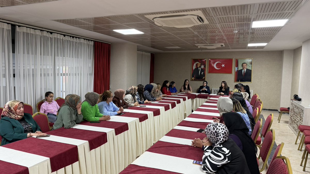 GunesHyv's tweet photo. 📍Hakkari

Azimle, heyecanla ve ortak hedefler doğrultusunda…
Kadın Kolları İl Yönetim Kurulu Toplantımızı gerçekleştirerek yol haritamızı belirledik.
Toplantımızın hayırlara vesile olmasını diliyorum
@tugbaisikercan 
@AKKADINGM 
@tulaykaynarca 
@KayaZeydin 
@zerrin_arslan 
@ZehraPurdeMuti