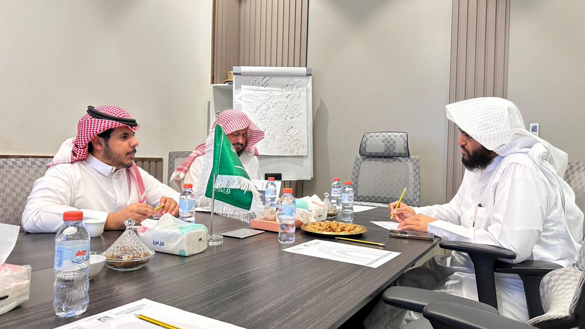 maharieb1's tweet photo. استقبلت جمعية محاريب المساجد جمعية مثابة للعناية بالمساجد @mathabaksa 
في زيارة للاطلاع على التجارب وتبادل الخبرات في مجال العناية بالمساجد والمبادرات النوعية، بما يعزز التكامل بين الجمعيات ويسهم في تحقيق الأثر المستدام لخدمة بيوت الله.

#جمعية_محاريب_المساجد https://t.co/2EQLeCkhSB