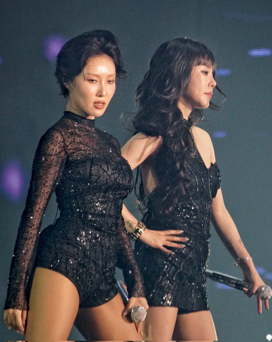 slowwalkbaby's tweet photo. 26.06.19. MAMAMOO WORLD TOUR [4WARD] IN SEOUL 

투영걸 포스~

#마마무 #휘인 #화사 https://t.co/dueTWTaDcJ