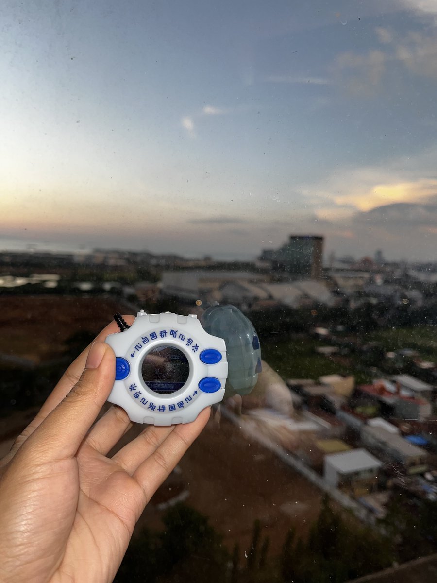 ademutama's tweet photo. Sebagaimanapun minus nya, tak pernah nyesel sedikit pun PO empat bulan digivice waktu itu #digivice #digimon #makassar https://t.co/F13WhNet9V