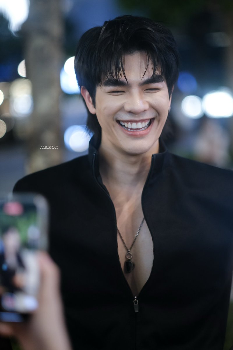 oowanit1's tweet photo. ♡⃕  ᵔᵕᵔ220669

เป็น 2 วันที่อิ่มรอยยิ้มแบบนี้ :) 💚✨

꒰ @milephakphum ꒱
#MilePhakphum
#GuerlainFragrancexMile
#Guerlain #GuerlainFragrance #LArtetLaMatiere #PerfumerVisionary https://t.co/p2gfkWxg98