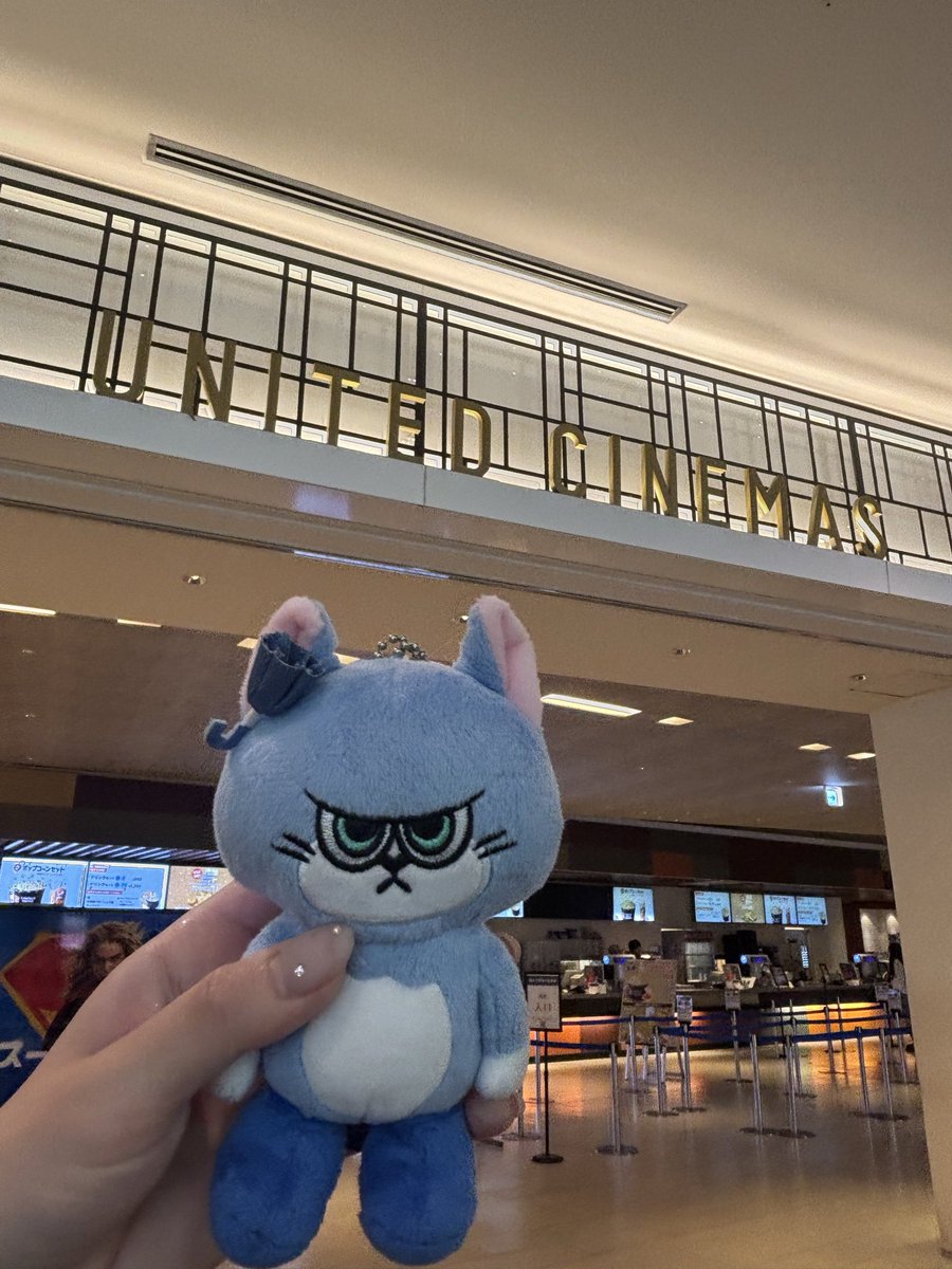 utausagi___'s tweet photo. 6/22 indigo 夜の藍　舞台上映会
📍豊洲ユナイテッドシネマ

クソデカポップコーン食べながらまた泣いてた^ ^🍿はやくライブいきたい！！ https://t.co/si3uR94OE7