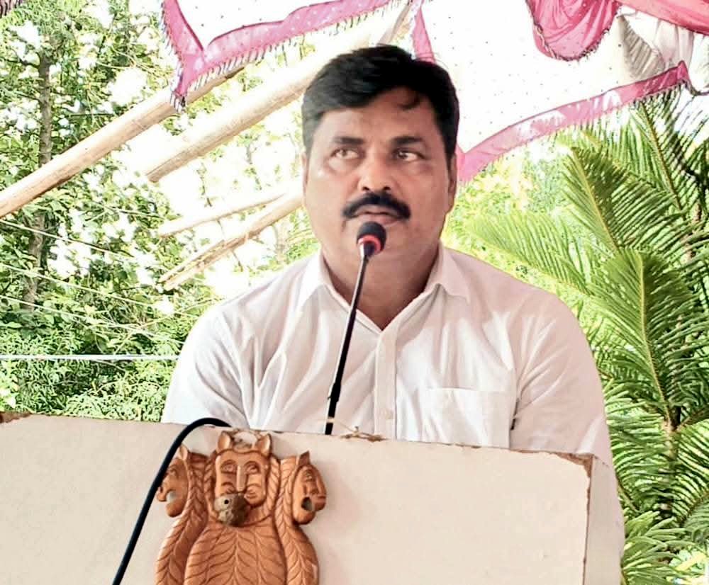 BadriDhal's tweet photo. ଭଣ୍ଡାରିପୋଖରୀ ବ୍ଲକ ଅନ୍ତର୍ଗତ ପ୍ରଭାକର ମହାନ୍ତି ଉଚ୍ଚ ବିଦ୍ୟାପୀଠ, ପିରିପୁରର ସୁନାମଧନ୍ୟା ପ୍ରଧାନଶିକ୍ଷୟତ୍ରୀ ସୁକାନ୍ତିଲତା ମହାନ୍ତିଙ୍କ ଅବସର କାଳୀନ ସମ୍ବର୍ଦ୍ଧନା ସଭାରେ ଯୋଗଦେଲି। ଏଥିରେ ବହୁ ମାନ୍ୟଗଣ୍ୟ ଅତିଥି ଯୋଗଦେଇ ଶ୍ରୀମତୀ ମହାନ୍ତିଙ୍କ ବିଦ୍ୟାଳୟ ଓ ବିଦ୍ୟାର୍ଥୀଙ୍କ ପ୍ରତି ଥିବା ଅବଦାନ ସମ୍ପର୍କରେ ବକ୍ତବ୍ୟ ରଖିଥିଲେ। https://t.co/DmCfC2CaqS