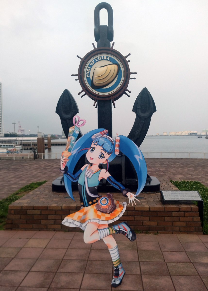 LEE7S's tweet photo. チバミナコちゃんはAR世界に暮らすバーチャルでデジタルな存在なので、変幻自在とあったから等身大といっていいのかな？アクスタに続いてスタンディパネルも作ってみた。

ちょっとARっぽい？

#チバミナコちゃん
#スペーシアパイプ https://t.co/0z2aDi2Cr8