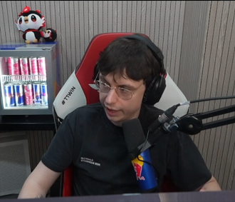 PolymarketLoL's tweet photo. 🎙️  | Caedrel on Vitality benching Humanoid  🇨🇿  :

"Their eyes have been turning to Korea  🇰🇷 , they've been seeing "CHUDREL12" on the ladder recently...that guy is kinda frying"

- Caedrel is currently sitting in Masters with 53% winrate (21W - 19)  🤔 https://t.co/KbuOCCFf1U