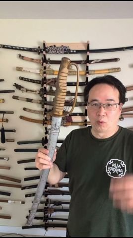Polkaroad's tweet photo. + itll just end up looking like the kyu gunto which i just found out about recently because i got curious if there really was a two handed sword with a handguard https://t.co/JBXNMbR6Rq