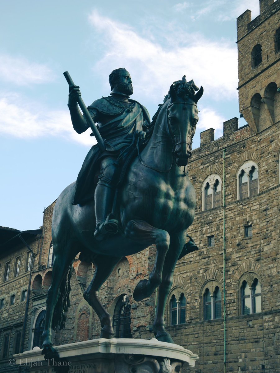 elijah_thane's tweet photo. Medici Lion Aura / Florentine Supremacy https://t.co/6fUP6UdAlK