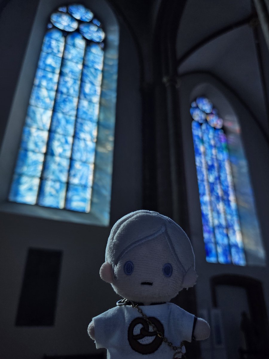 3373now's tweet photo. マインツで来たかったのは、聖シュテファン教会⛪️
ドイツで唯一のシャガールが手がけたステンドグラスがあって、足を踏み入れた瞬間、圧倒的な青い光に包まれる。神の美しさ。来れてよかった🥺 https://t.co/5EWhSPhJ9x