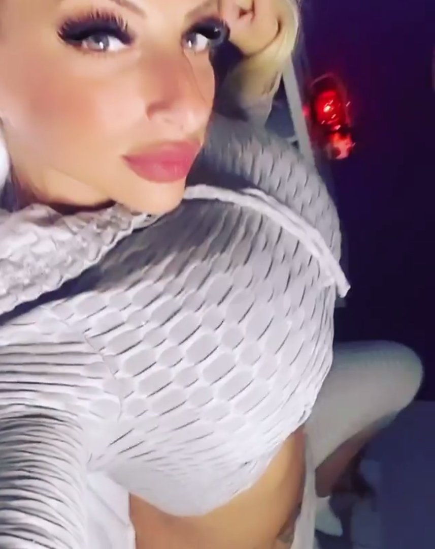 TAYSTEVENS's tweet photo. Sending you a cozy goodnight... blankets, candles, and me... sweettits dreams! ๐ค๐
#TayStevens #Goodnight #SweettitsDreams #CozyVibes #FlirtyTease #BedtimeMood #ThinkingOfMe
https://t.co/B1Rwxux1gL https://t.co/gdBZMHOpoV