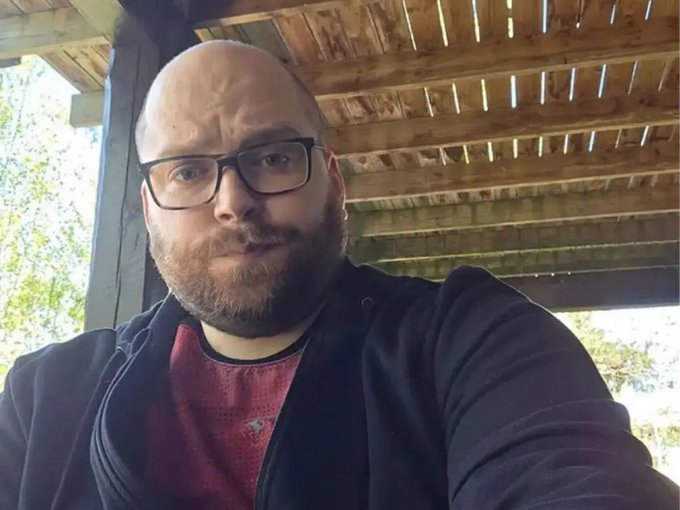 n3wp4tek's tweet photo. Tried the norwegian citizen gimmick and got lost between borders https://t.co/ftkcTKau3E