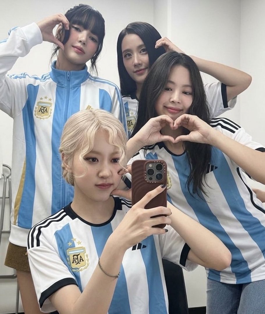 rosietorta's tweet photo. VAMOS ARGENTINA CARAJO https://t.co/JSacnfxIea