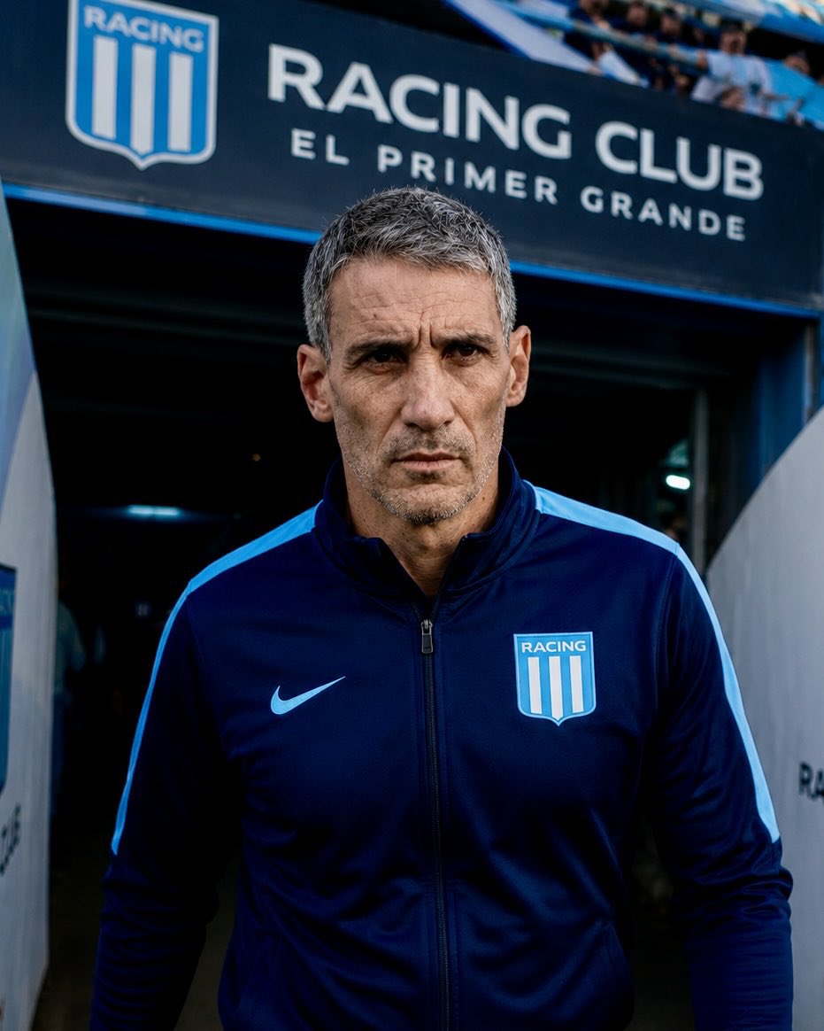 DataRacingOK's tweet photo. "El mensaje para la gente es que estamos en un club grande y QUIERO REPRESENTARLOS DE LA MEJOR MANERA. Vamos a entregar todo y a seguir trabajando. Les pido que sigan empujando porque ese empuje va a ser un viento a favor…".

🎙️🩵🤍 JUAN PABLO VOJVODA en conferencia de prensa. https://t.co/9uvVI1ZYQx