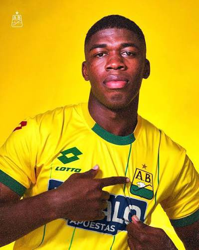 Jextratiempo's tweet photo. #Atencio ❌ El negocio del defensa José Garcia para el fútbol Ruso, se cayó. Cambió de condiciones, el jugador se regresa a Bucaramanga. 🔰 @ExtratiempoCO @serpra72 https://t.co/pPG6nuyzhH